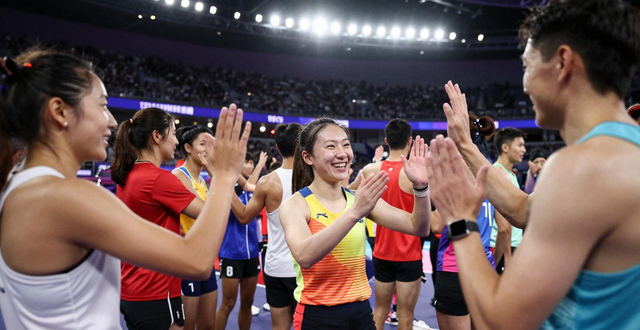 ESTP女生性格开朗超爱社交，积极探索新事物活力满满